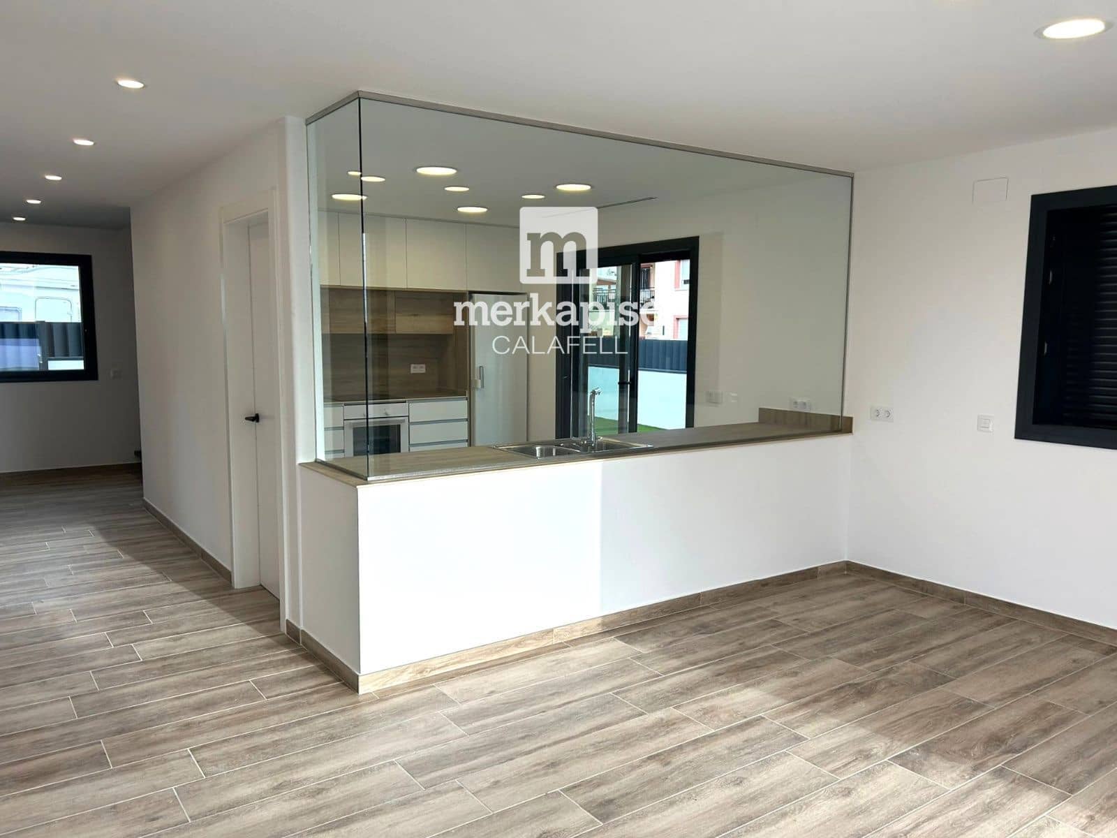 4 soverom Villa til salgs i El Vendrell med svømmebasseng garasje - € 630 000 (Ref: 9650492)