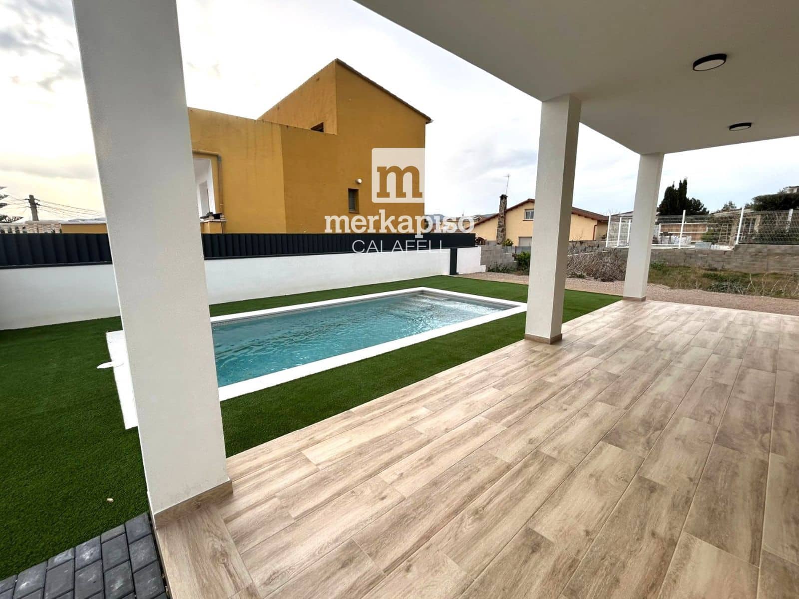 4 soverom Villa til salgs i El Vendrell med svømmebasseng garasje - € 630 000 (Ref: 9650492)