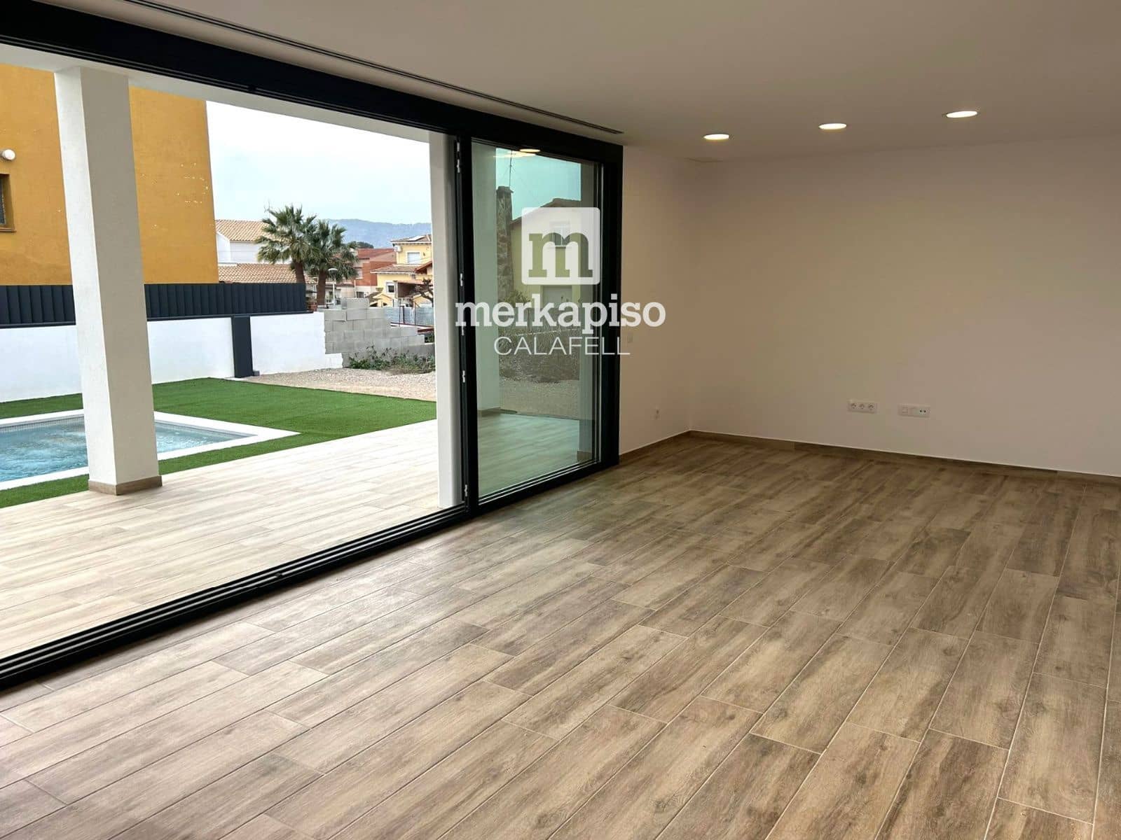 4 soverom Villa til salgs i El Vendrell med svømmebasseng garasje - € 630 000 (Ref: 9650492)