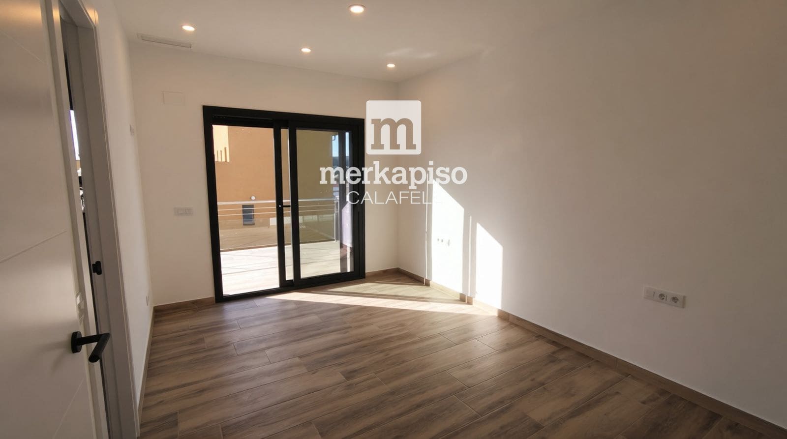 4 soverom Villa til salgs i El Vendrell med svømmebasseng garasje - € 630 000 (Ref: 9650492)