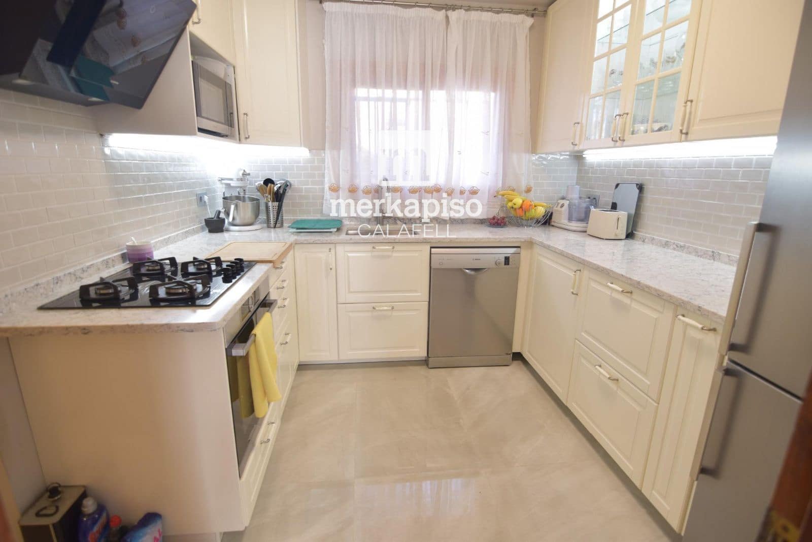 Chalet de 4 habitaciones en El Vendrell en venta con garaje - 295.000 € (Ref: 9653042)