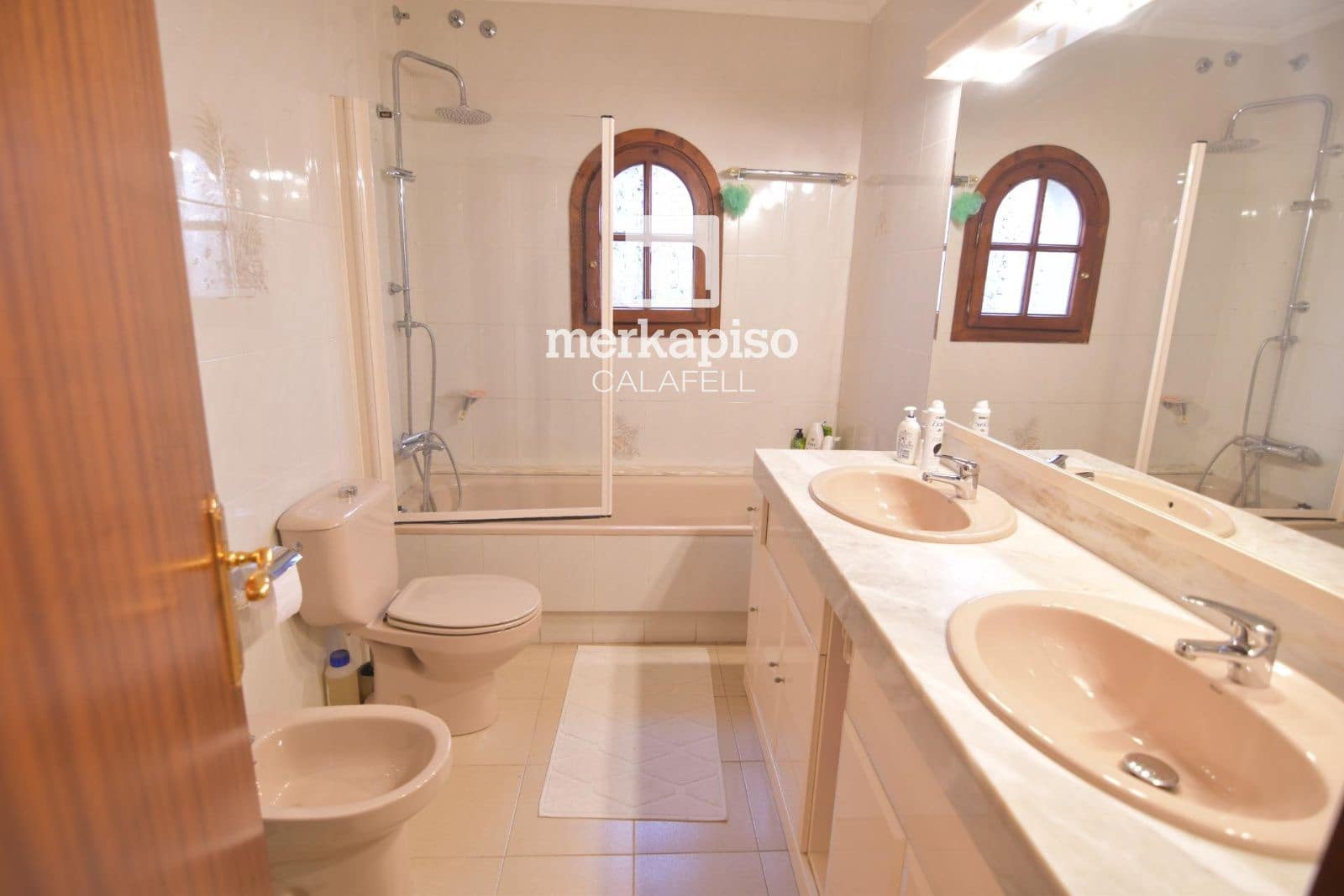 Chalet de 4 habitaciones en El Vendrell en venta con garaje - 295.000 € (Ref: 9653042)