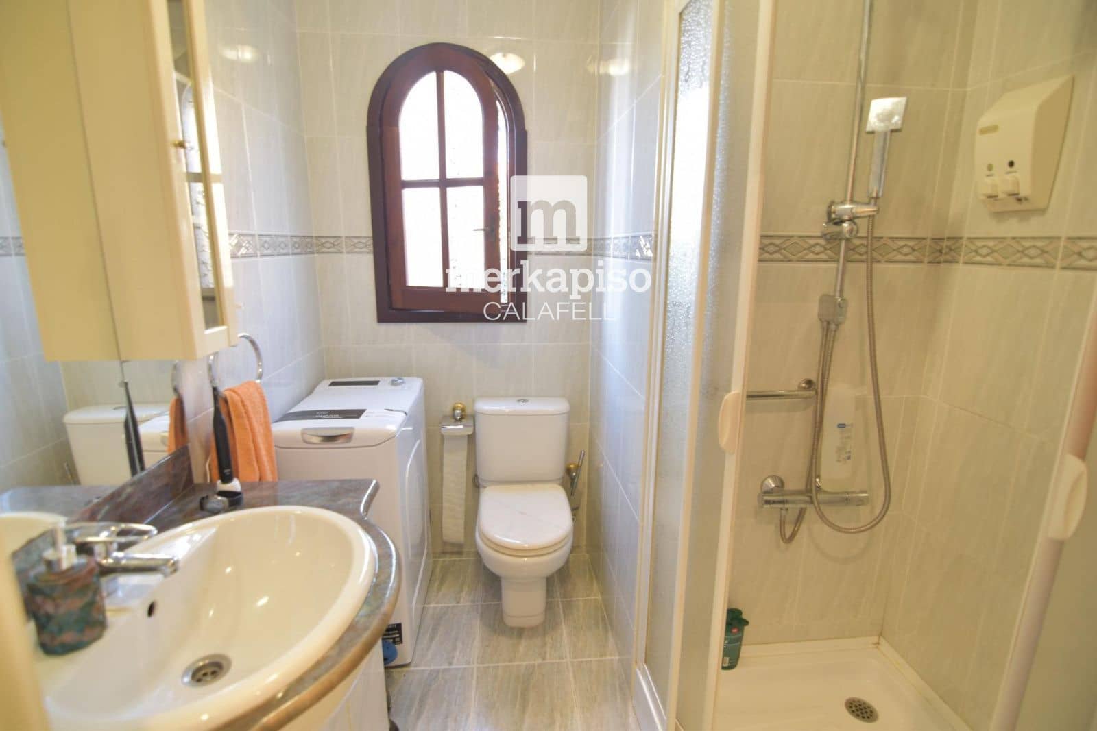 Chalet de 4 habitaciones en El Vendrell en venta con garaje - 295.000 € (Ref: 9653042)