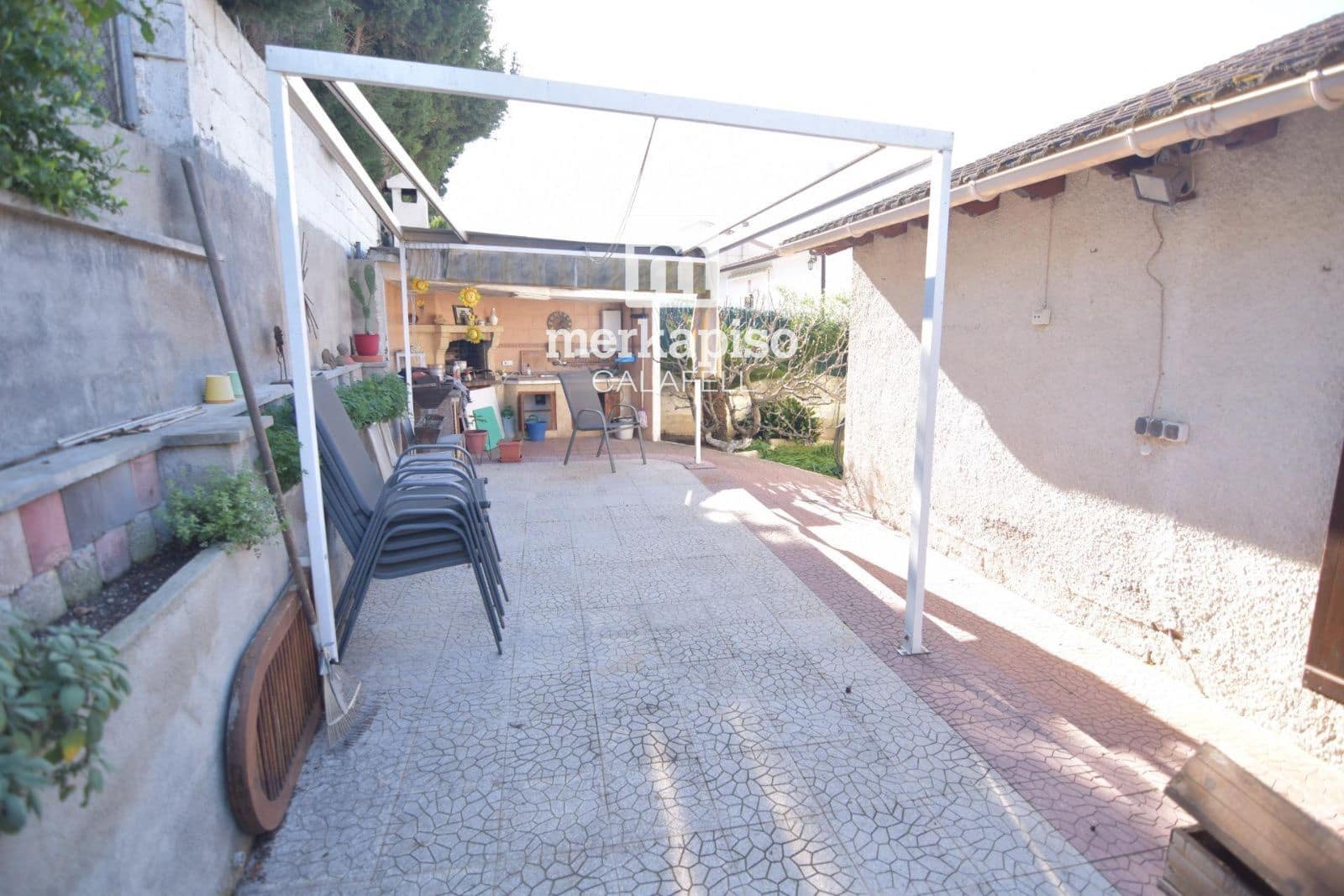 Chalet de 4 habitaciones en El Vendrell en venta con garaje - 295.000 € (Ref: 9653042)
