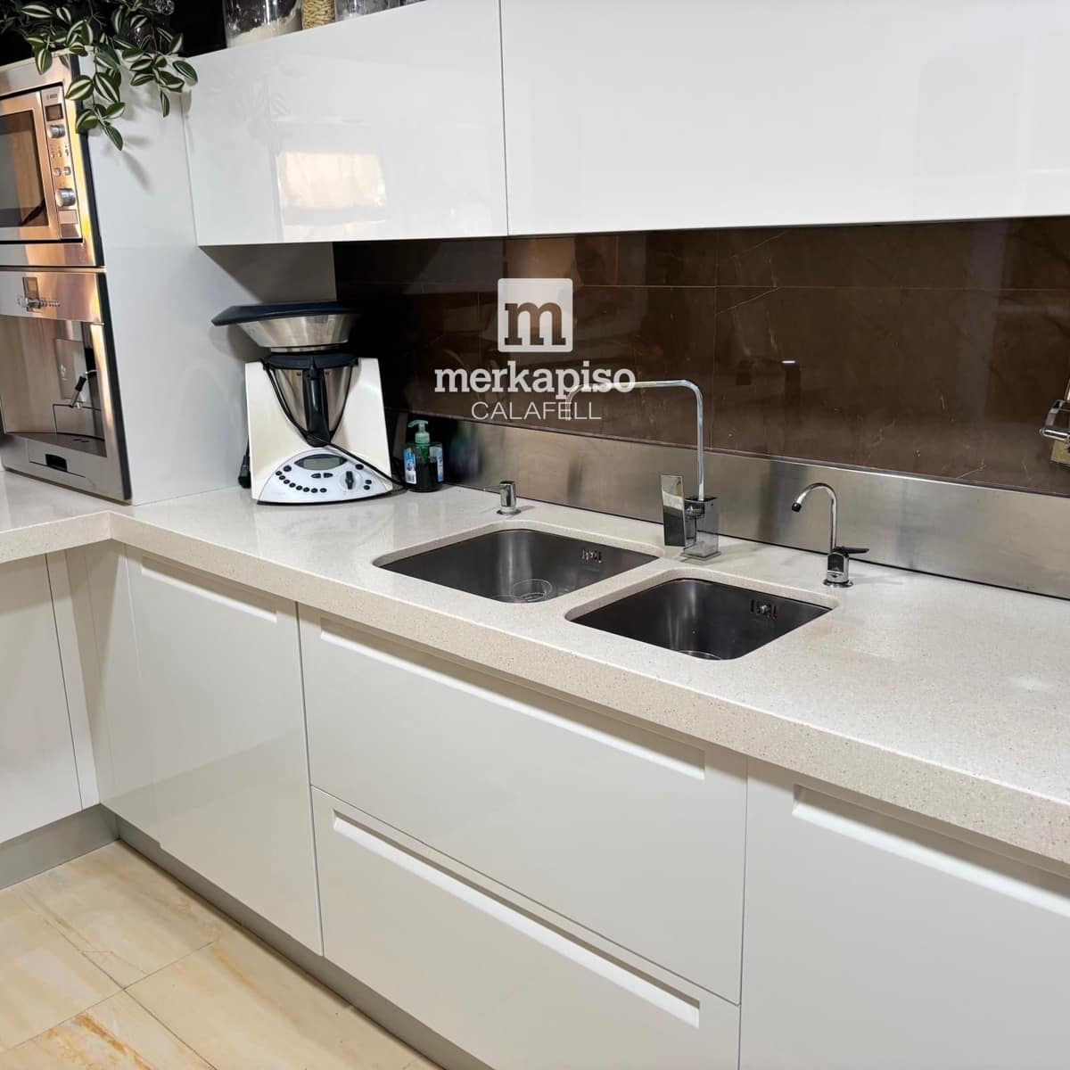 4 bedroom Flat for sale in Calafell with garage - € 385,000 (Ref: 9653043)