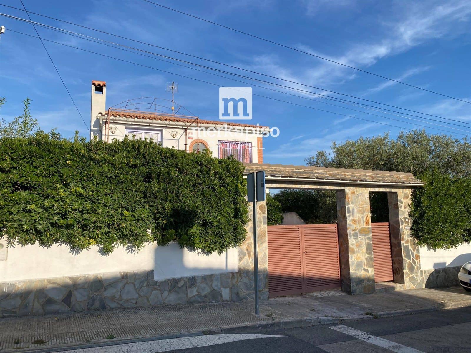 Chalet de 4 habitaciones en Bellvei en venta - 235.000 € (Ref: 9658019)