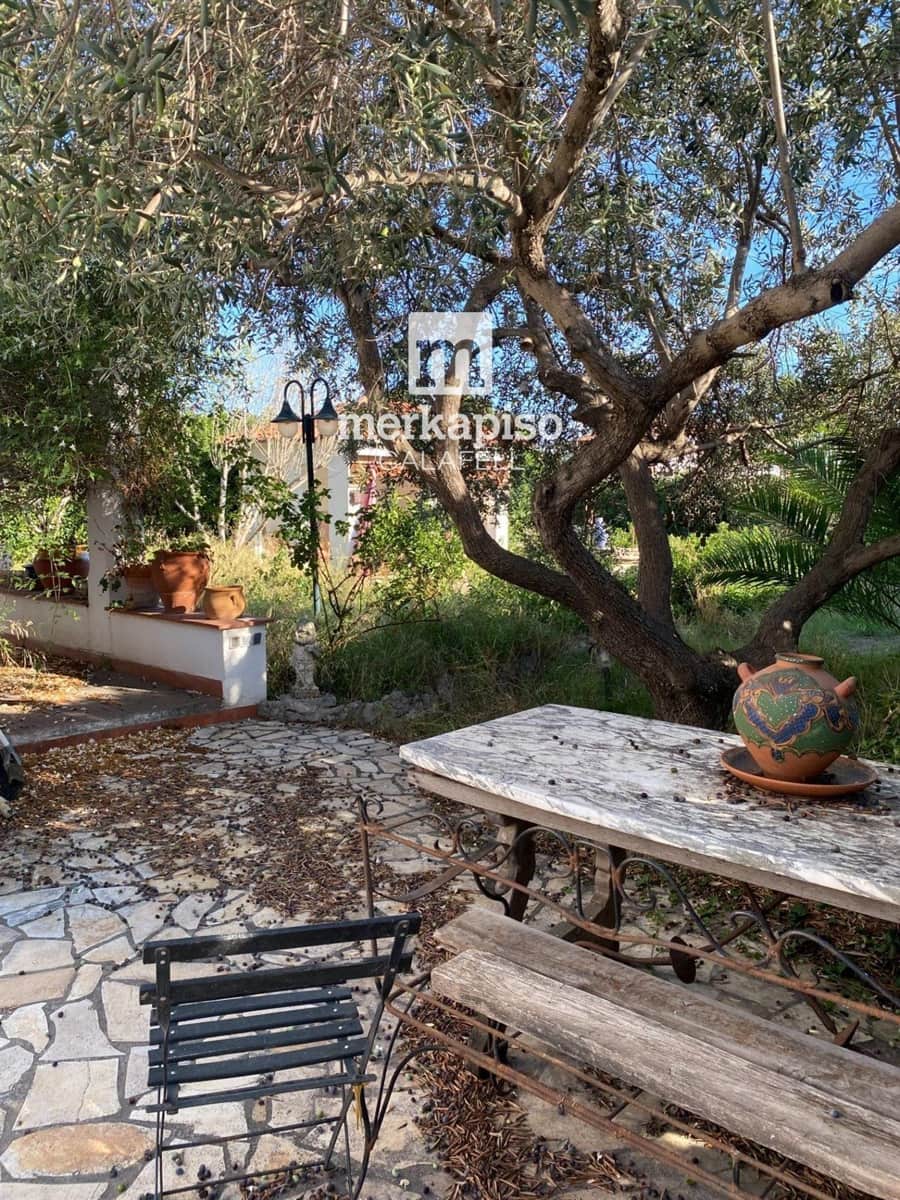 Chalet de 4 habitaciones en Bellvei en venta - 235.000 € (Ref: 9658019)