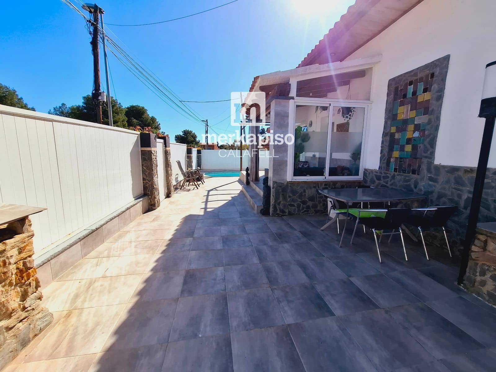 4 makuuhuone Huvila myytävänä paikassa Cunit mukana uima-altaan 
autotalli - 425 000 € (Ref: 9658020)