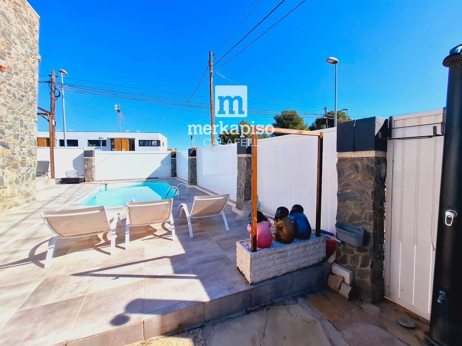 4 makuuhuone Huvila myytävänä paikassa Cunit mukana uima-altaan 
autotalli - 425 000 € (Ref: 9658020)