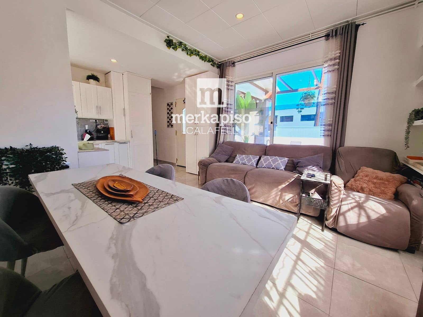 4 makuuhuone Huvila myytävänä paikassa Cunit mukana uima-altaan 
autotalli - 425 000 € (Ref: 9658020)