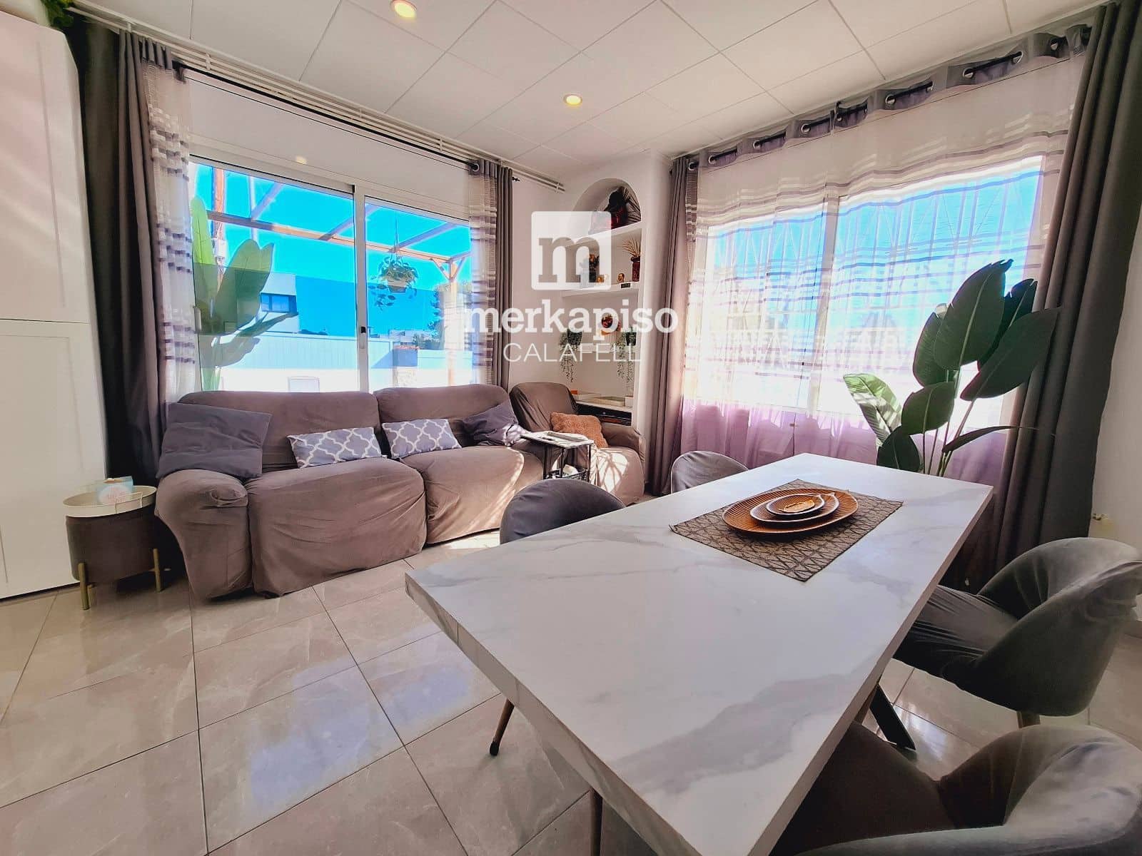 4 makuuhuone Huvila myytävänä paikassa Cunit mukana uima-altaan 
autotalli - 425 000 € (Ref: 9658020)