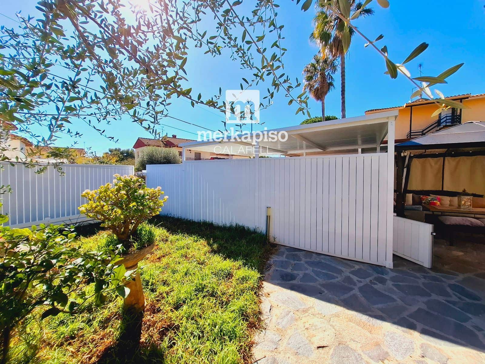 4 makuuhuone Huvila myytävänä paikassa Cunit mukana uima-altaan 
autotalli - 425 000 € (Ref: 9658020)