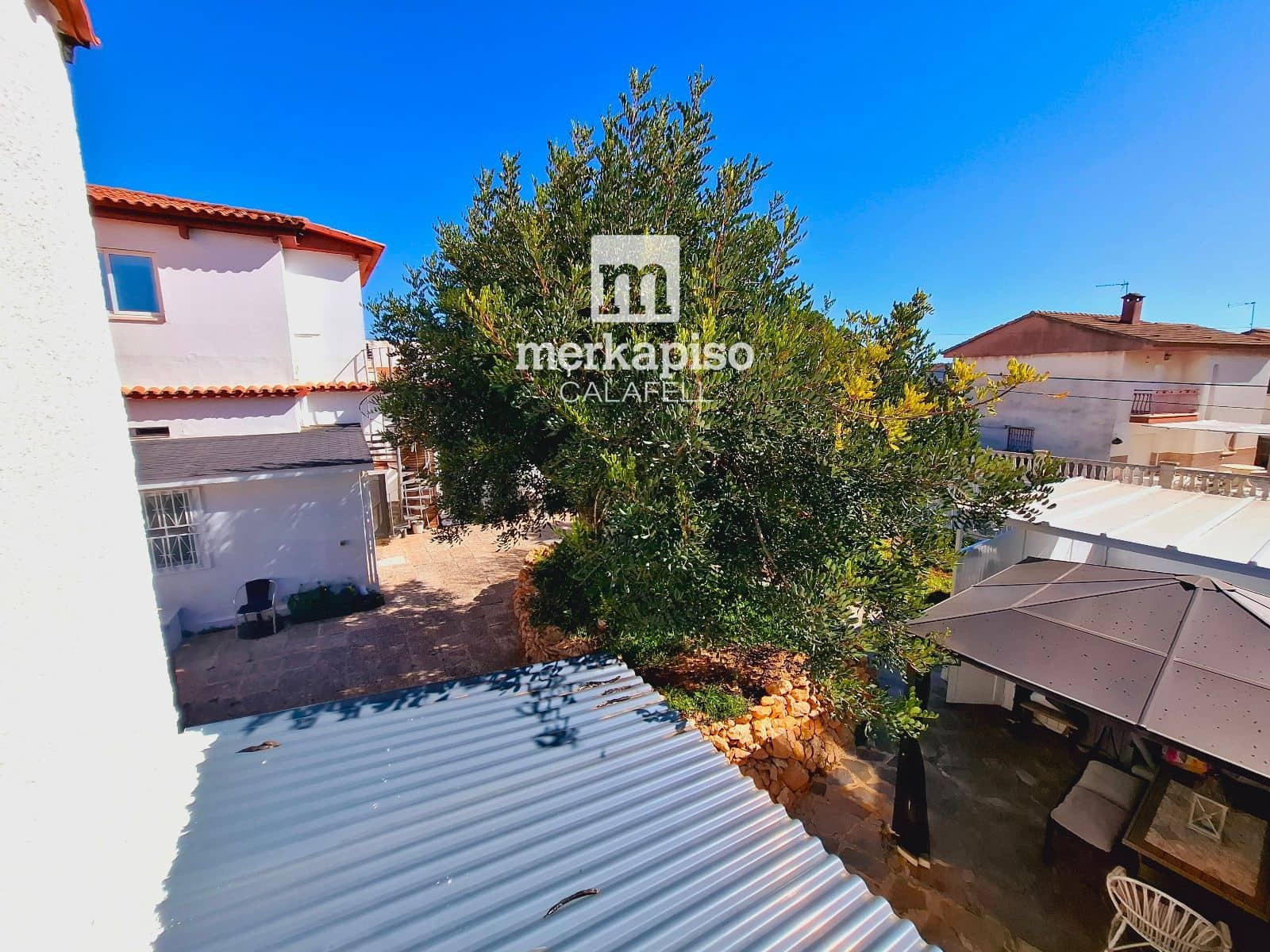 4 makuuhuone Huvila myytävänä paikassa Cunit mukana uima-altaan 
autotalli - 425 000 € (Ref: 9658020)