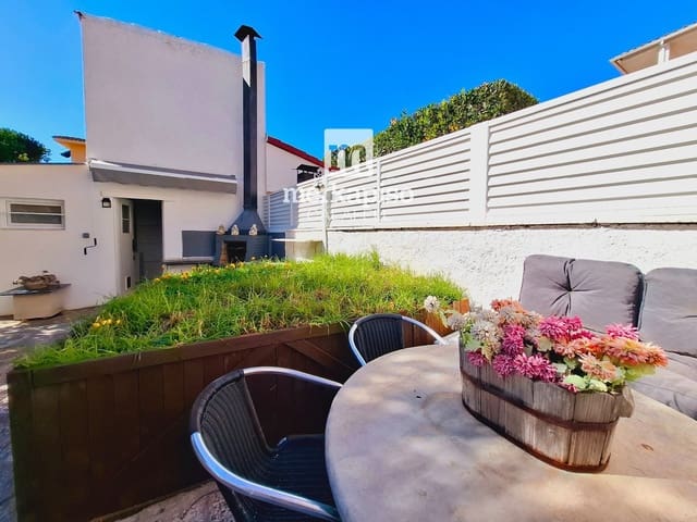 4 slaapkamer Villa te koop in Cunit met zwembad garage - € 425.000 (Ref: 9658020)