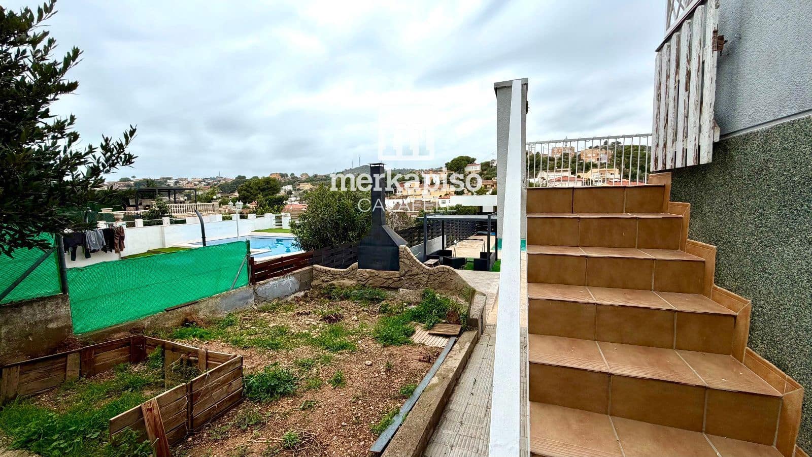 4 slaapkamer Villa te koop in Segur de Calafell met zwembad garage - € 430.000 (Ref: 9667111)