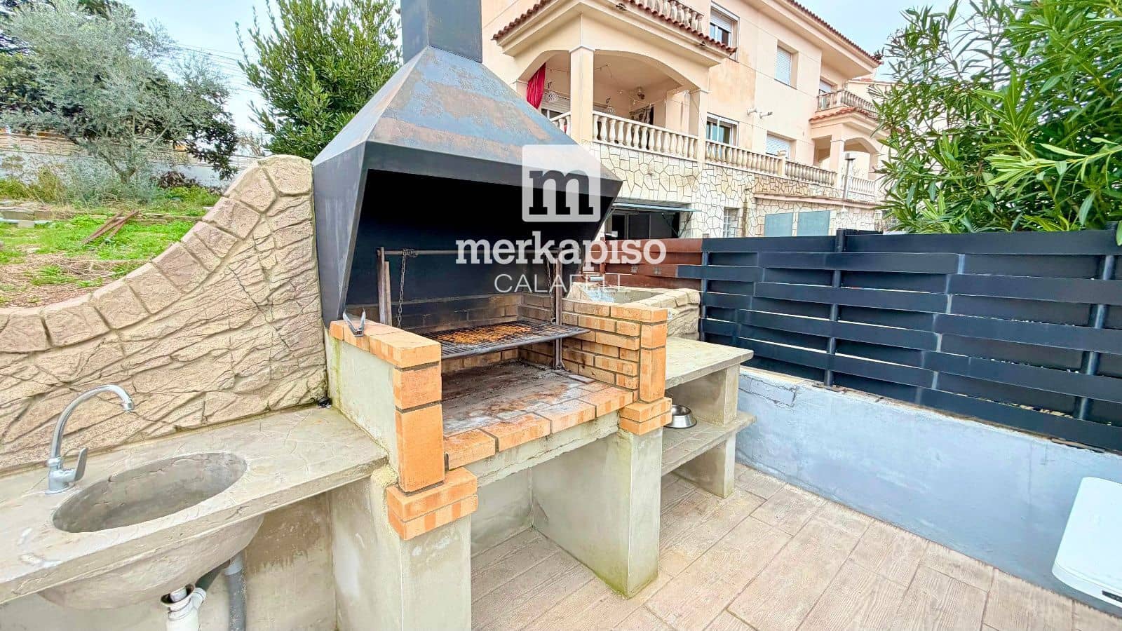 4 slaapkamer Villa te koop in Segur de Calafell met zwembad garage - € 430.000 (Ref: 9667111)