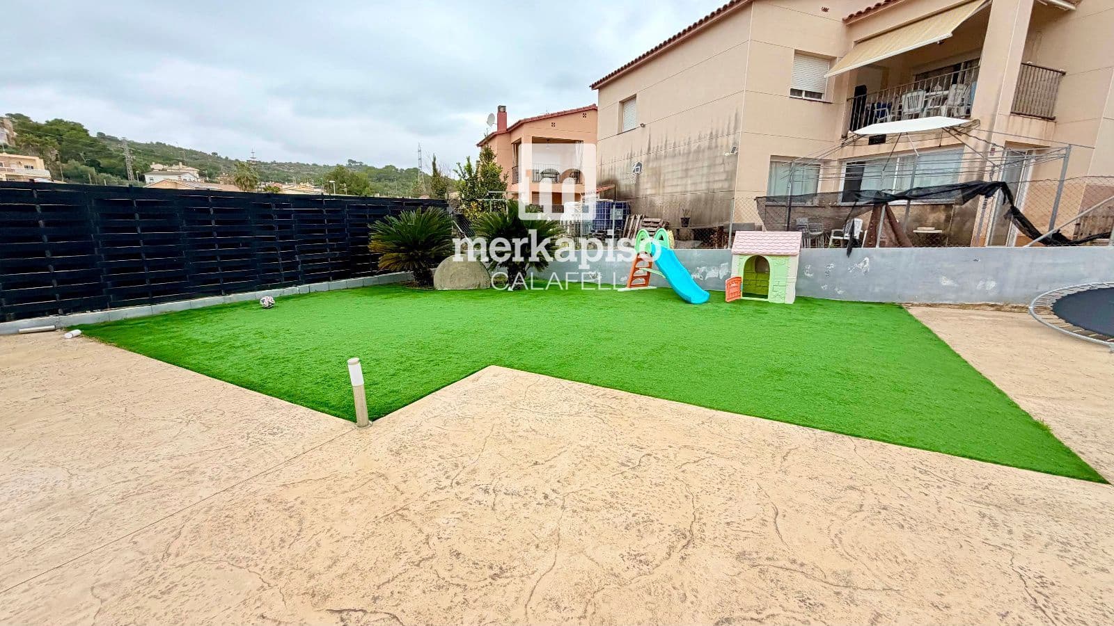 4 slaapkamer Villa te koop in Segur de Calafell met zwembad garage - € 430.000 (Ref: 9667111)