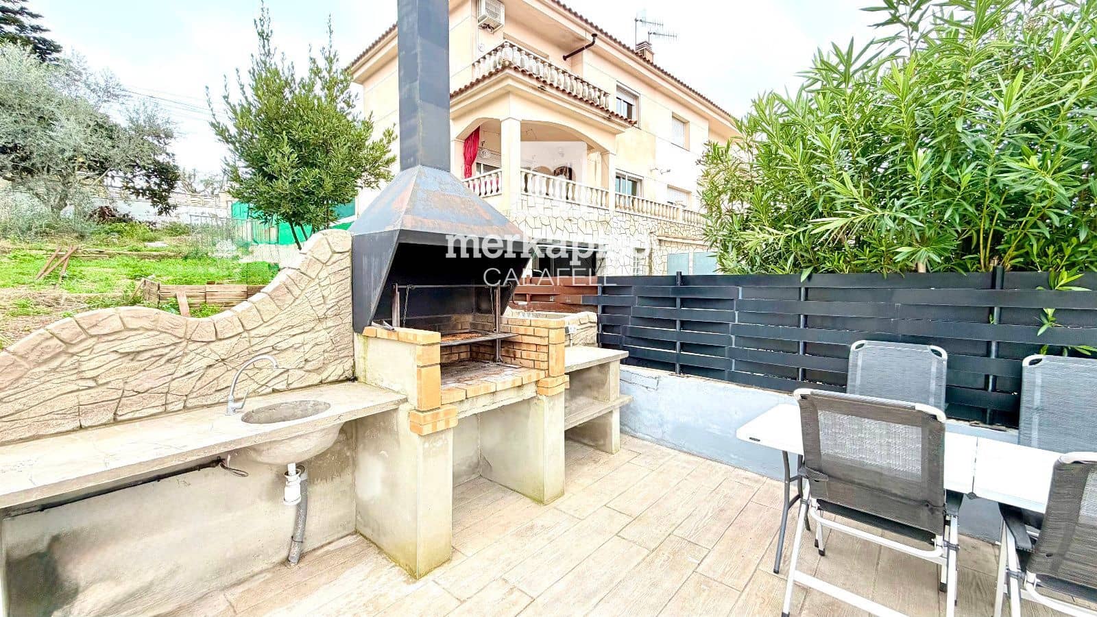 4 slaapkamer Villa te koop in Segur de Calafell met zwembad garage - € 430.000 (Ref: 9667111)