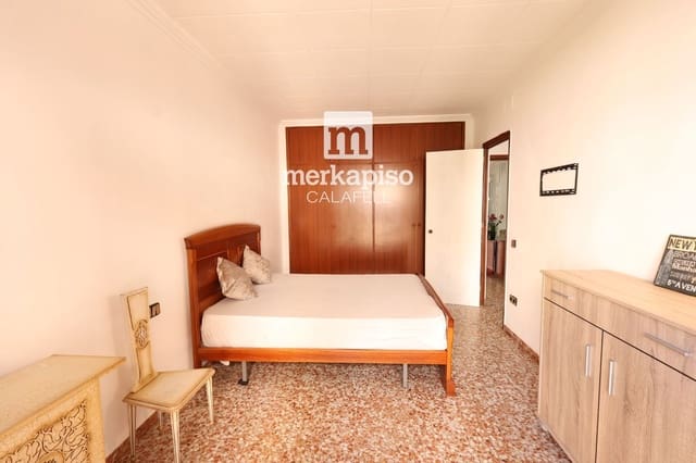 4 bedroom Flat for sale in El Vendrell with garage - € 195,000 (Ref: 9671288)