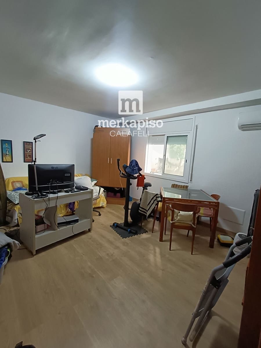 4 bedroom Villa for sale in Segur de Calafell with pool garage - € 310,000 (Ref: 9691473)