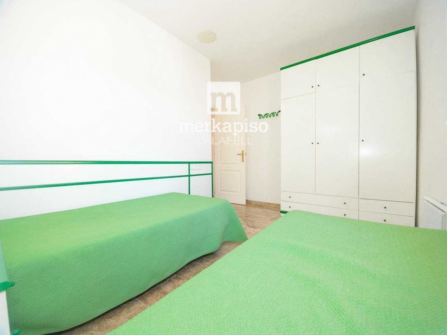 3 makuuhuone Kattohuoneisto myytävänä paikassa Calafell mukana uima-altaan 
autotalli - 365 000 € (Ref: 9707997)