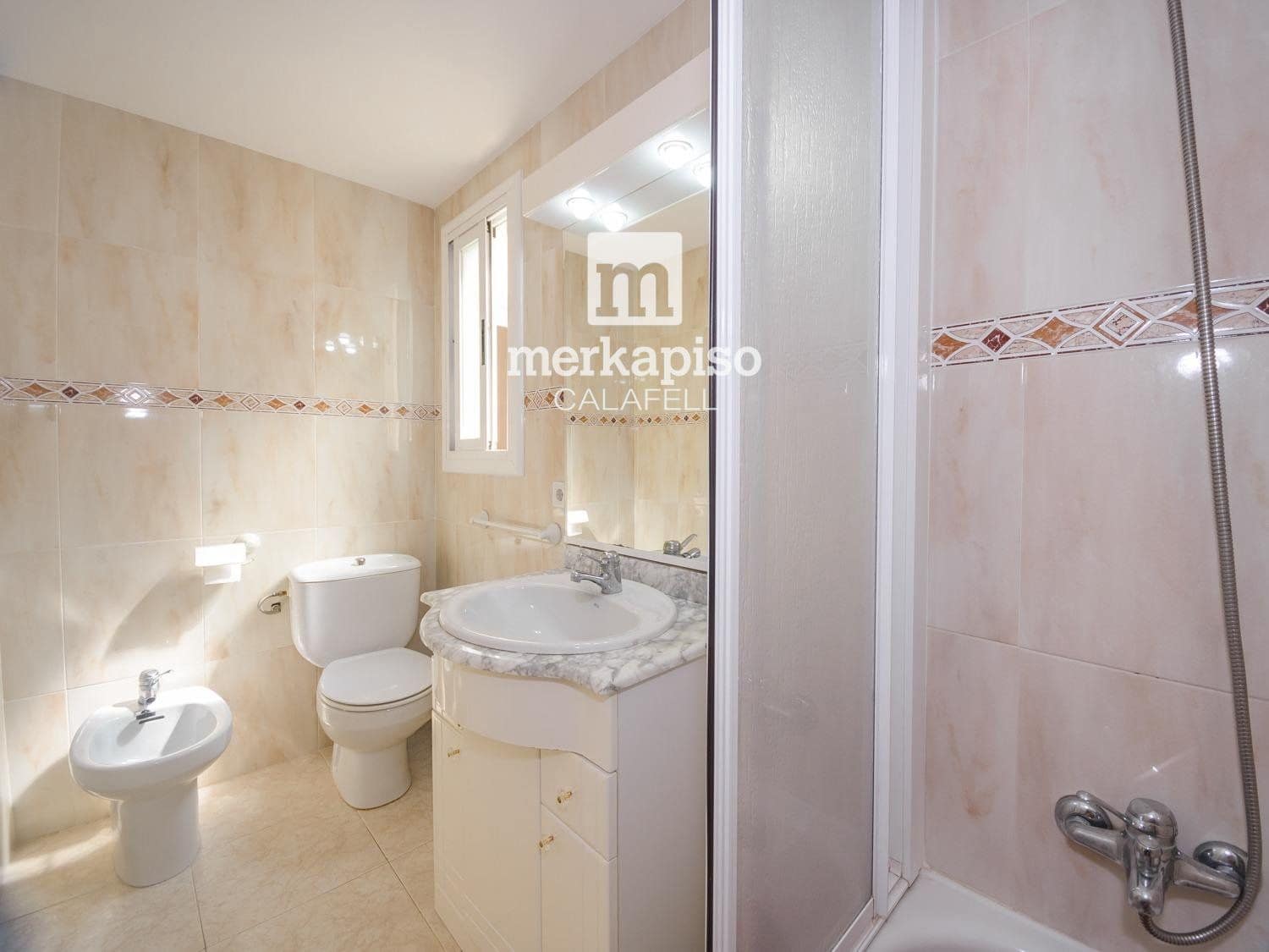 3 makuuhuone Kattohuoneisto myytävänä paikassa Calafell mukana uima-altaan 
autotalli - 365 000 € (Ref: 9707997)