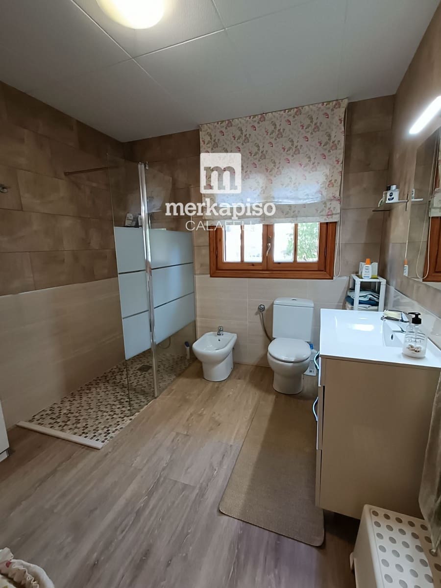 6 bedroom Villa for sale in Segur de Calafell with pool garage - € 480,000 (Ref: 9708001)