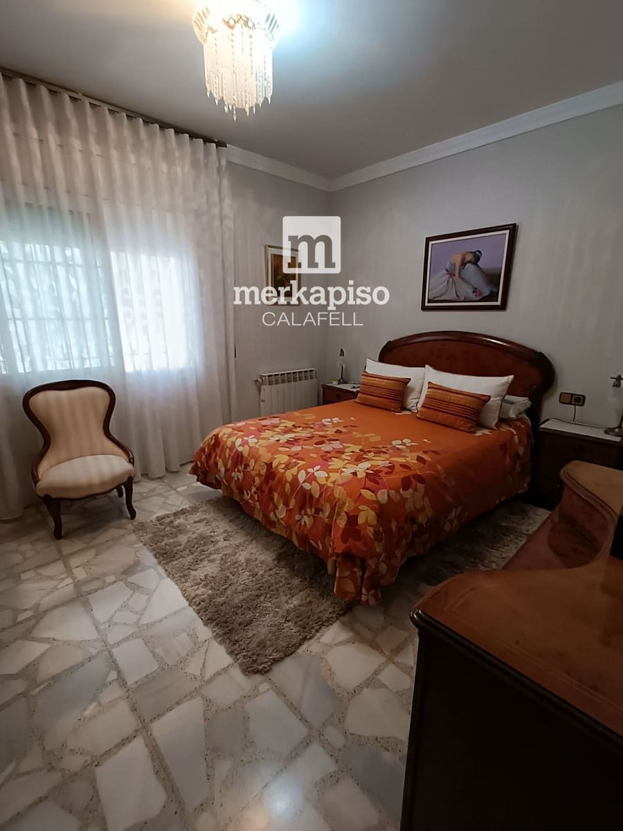 6 bedroom Villa for sale in Segur de Calafell with pool garage - € 480,000 (Ref: 9708001)