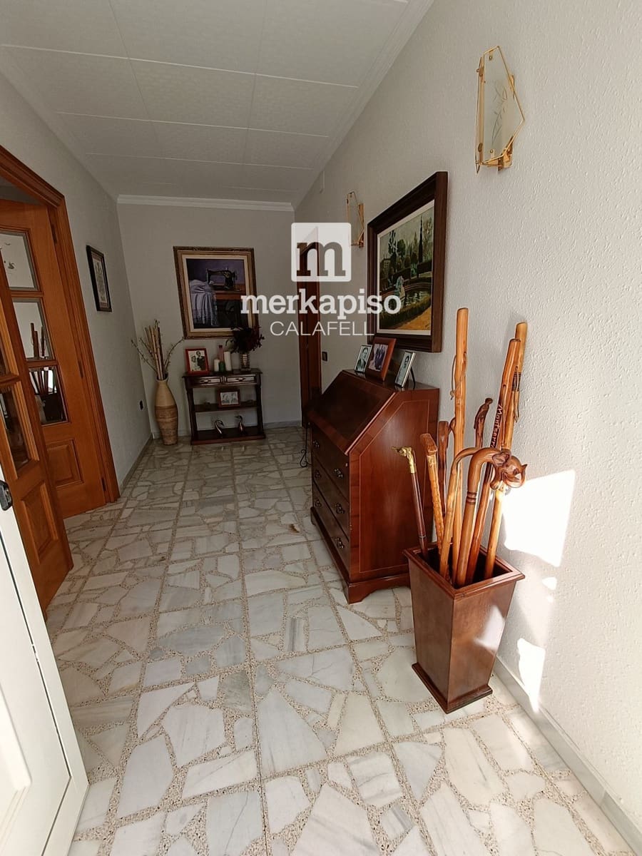 6 bedroom Villa for sale in Segur de Calafell with pool garage - € 480,000 (Ref: 9708001)