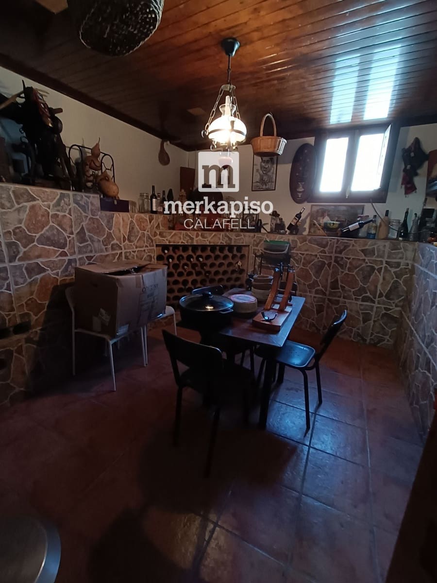 6 bedroom Villa for sale in Segur de Calafell with pool garage - € 480,000 (Ref: 9708001)