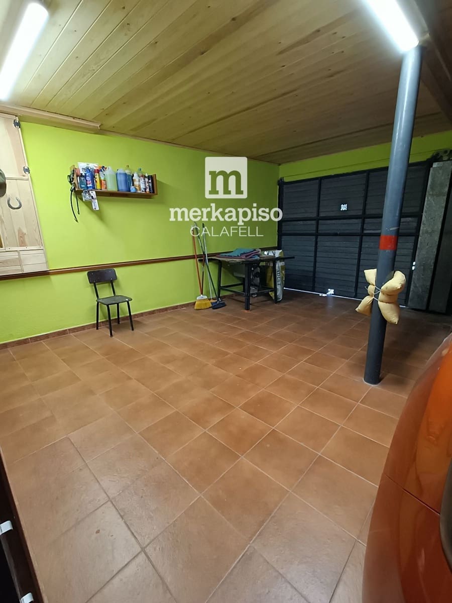 6 bedroom Villa for sale in Segur de Calafell with pool garage - € 480,000 (Ref: 9708001)