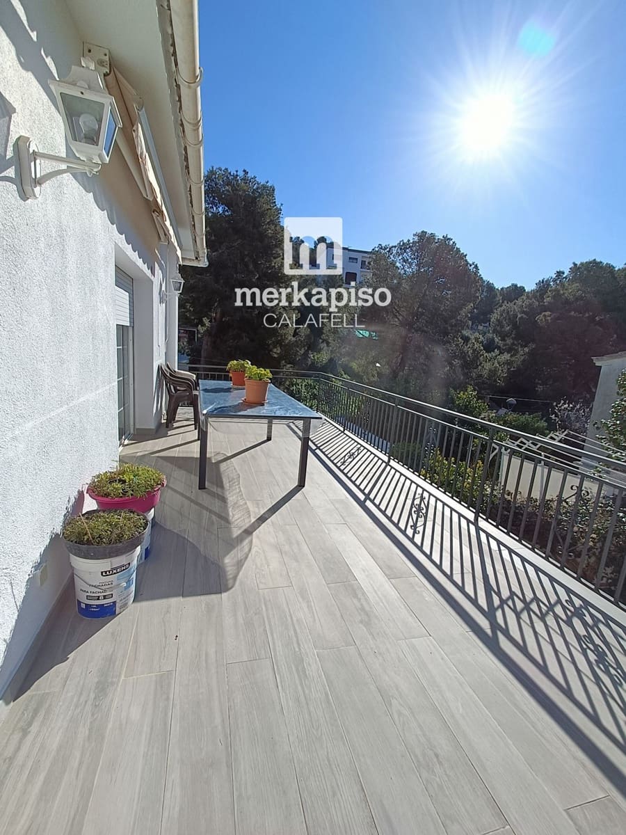 6 bedroom Villa for sale in Segur de Calafell with pool garage - € 480,000 (Ref: 9708001)