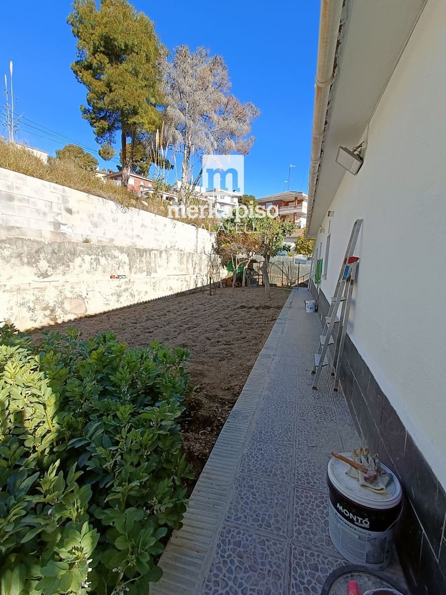 6 bedroom Villa for sale in Segur de Calafell with pool garage - € 480,000 (Ref: 9708001)