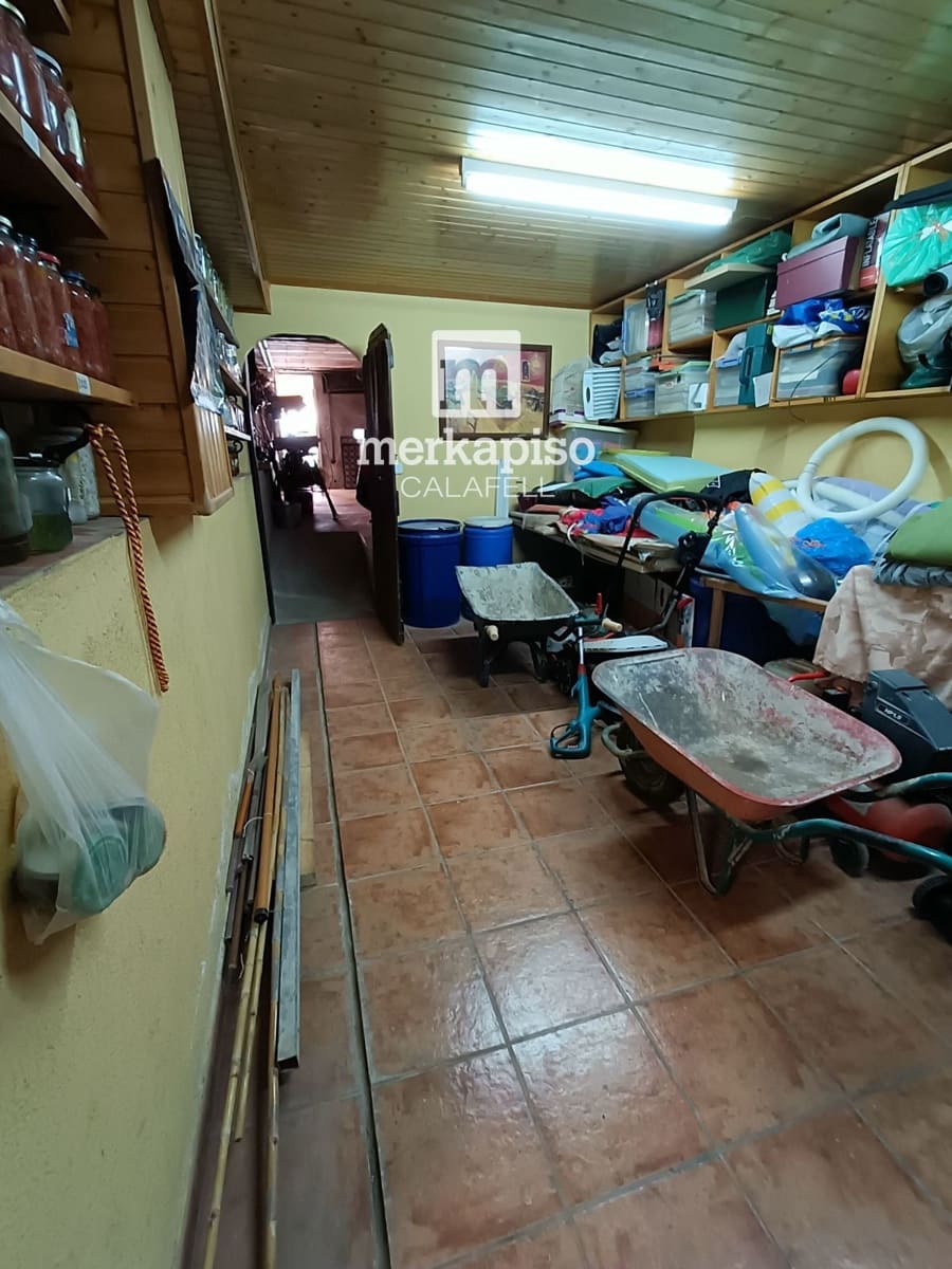 6 bedroom Villa for sale in Segur de Calafell with pool garage - € 480,000 (Ref: 9708001)