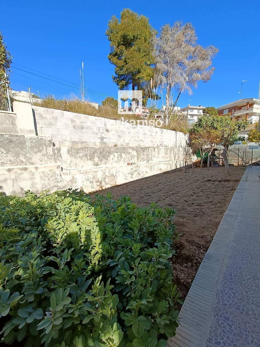 6 bedroom Villa for sale in Segur de Calafell with pool garage - € 480,000 (Ref: 9708001)