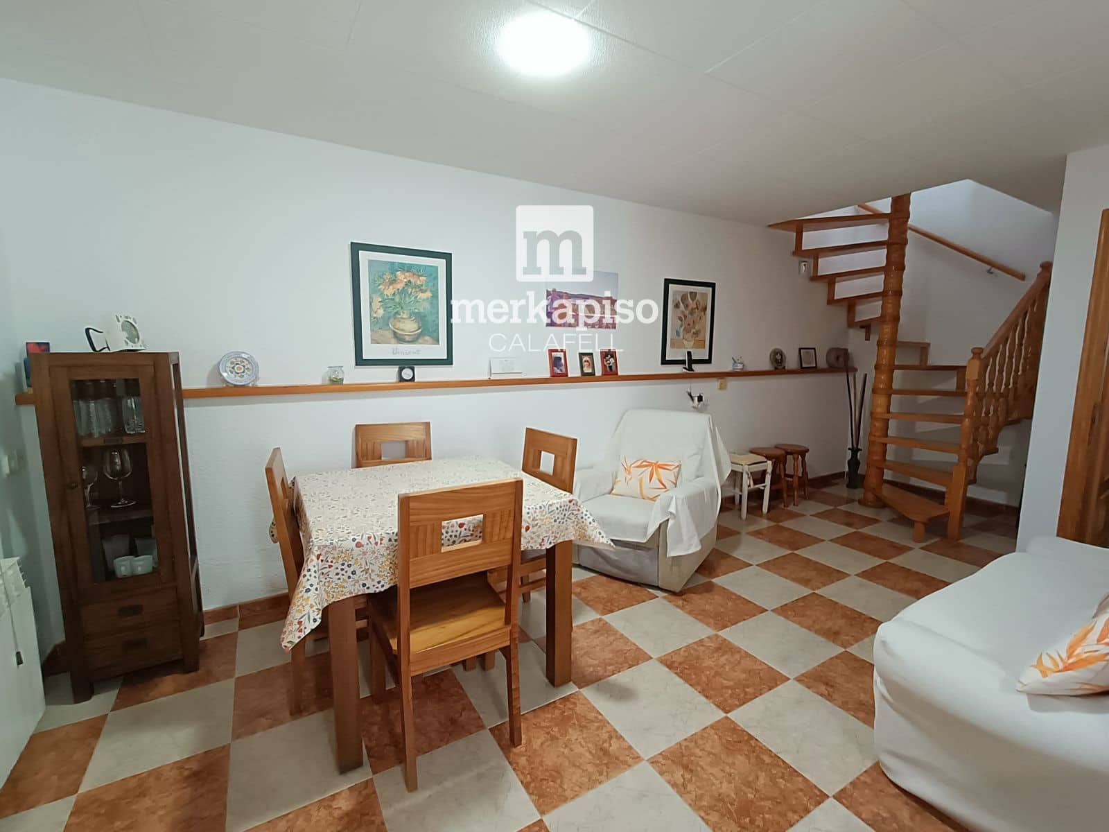 6 bedroom Villa for sale in Segur de Calafell with pool garage - € 480,000 (Ref: 9708001)