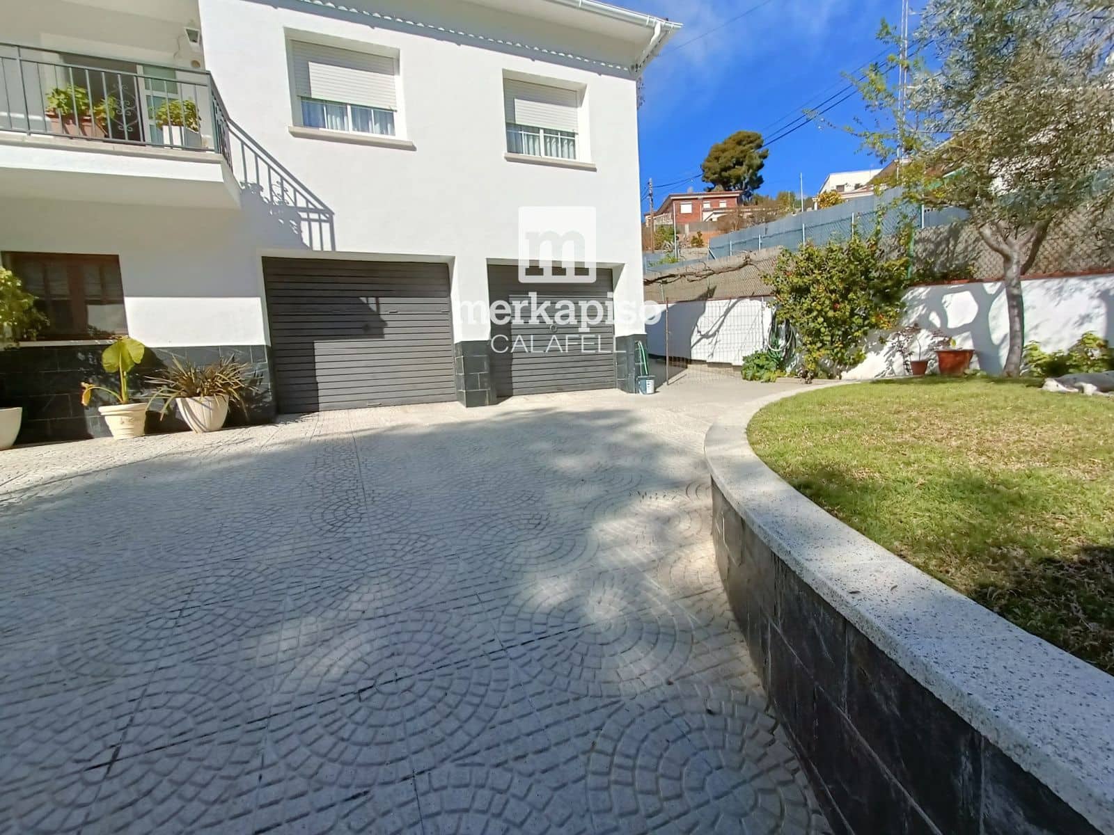 6 bedroom Villa for sale in Segur de Calafell with pool garage - € 480,000 (Ref: 9708001)