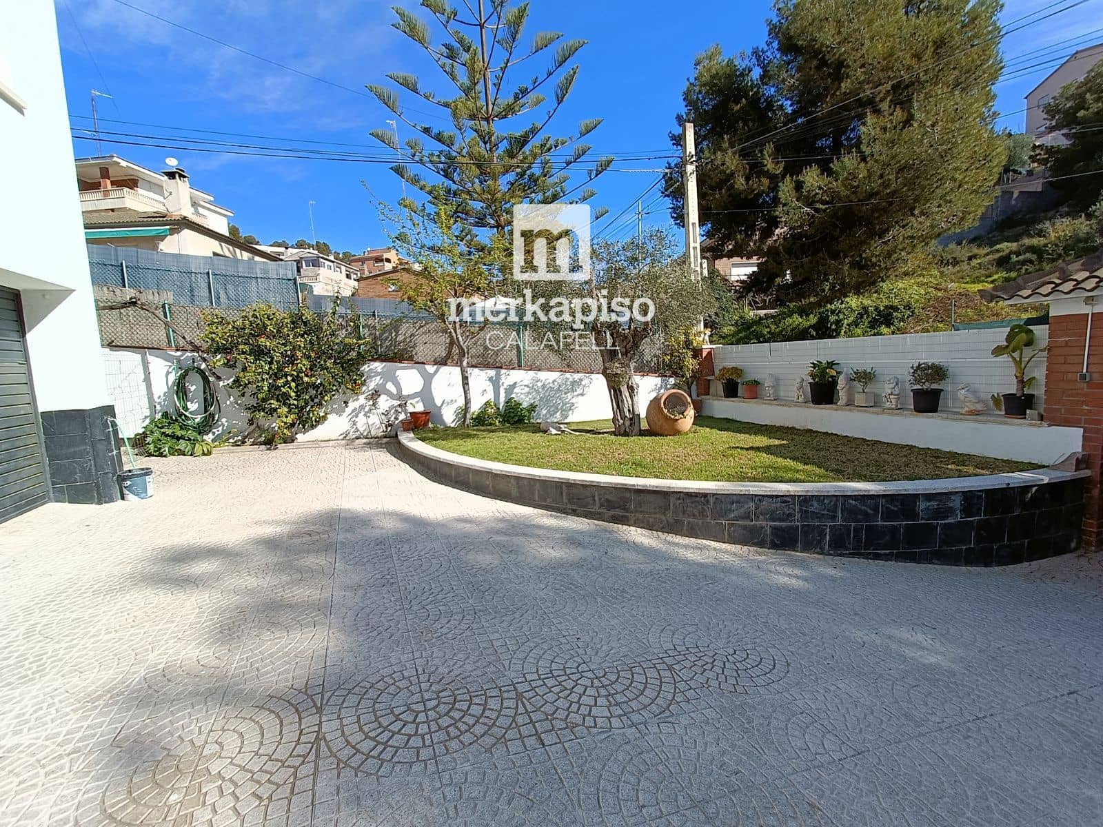 6 bedroom Villa for sale in Segur de Calafell with pool garage - € 480,000 (Ref: 9708001)