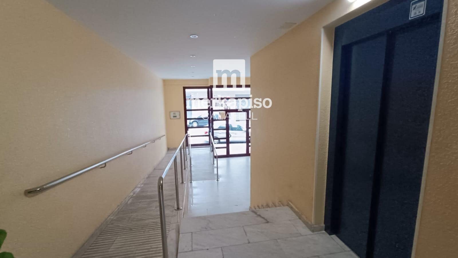 4 bedroom Penthouse for sale in El Vendrell with garage - € 238,500 (Ref: 9726163)