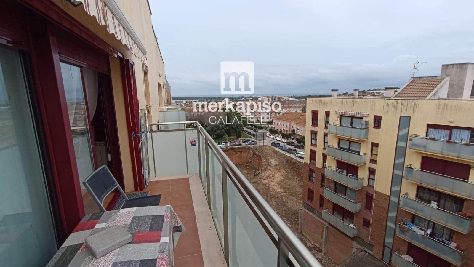 4 bedroom Penthouse for sale in El Vendrell with garage - € 238,500 (Ref: 9726163)