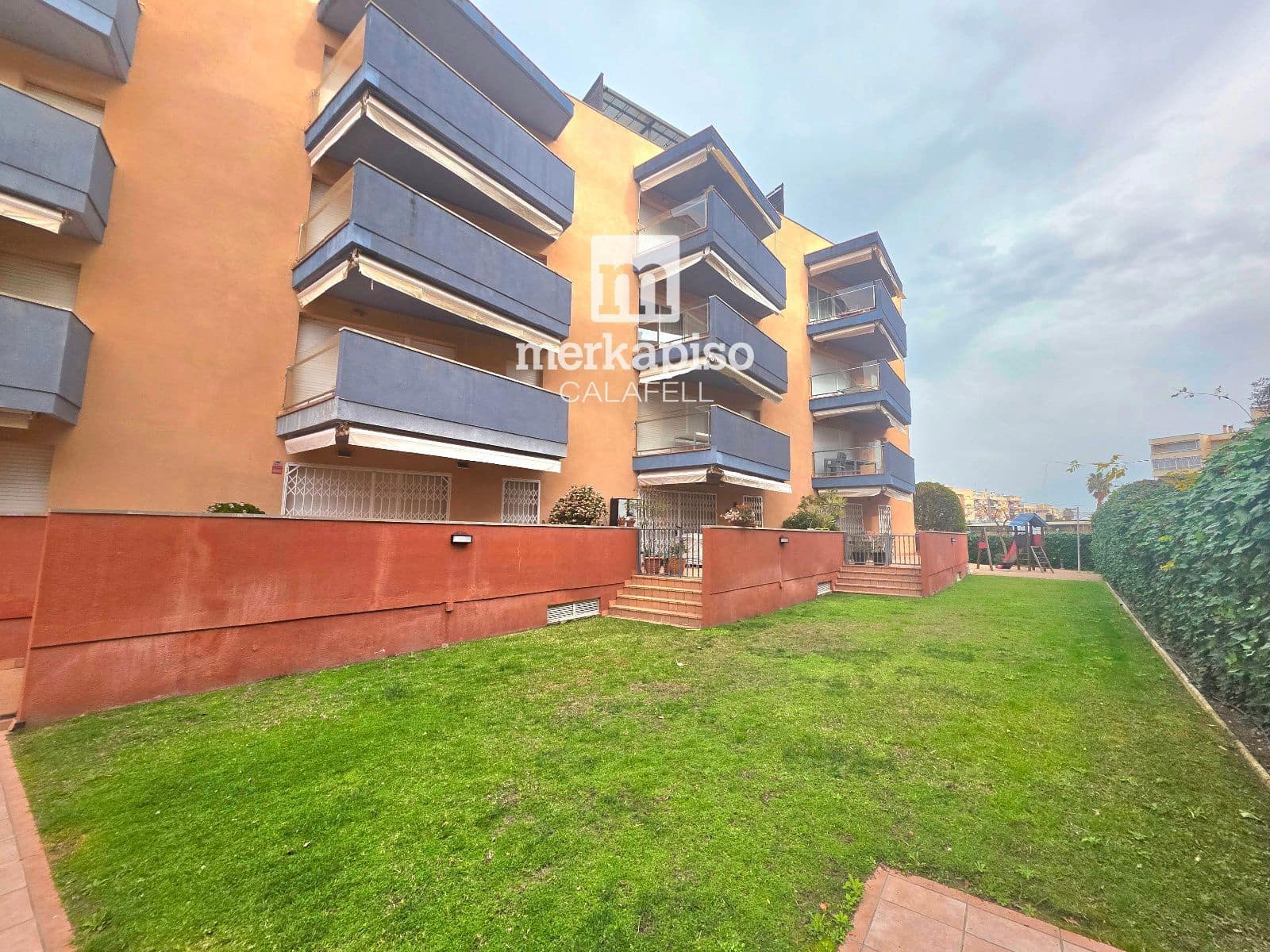 3 bedroom Flat for sale in Torredembarra with pool garage - € 399,000 (Ref: 9731349)