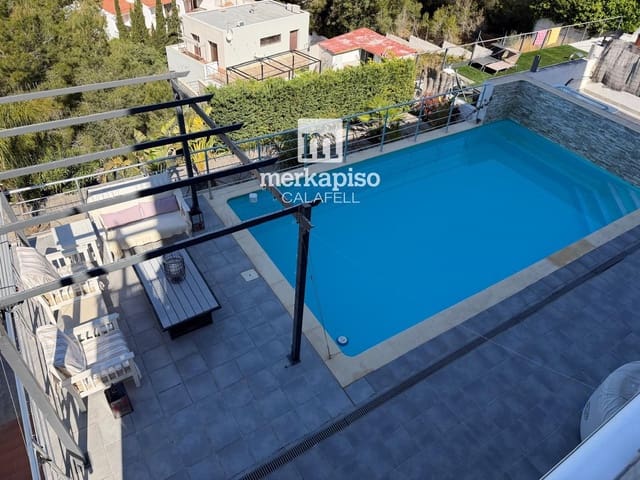 4 slaapkamer Villa te koop in Segur de Calafell, Calafell met zwembad - € 350.000 (Ref: 9753647)