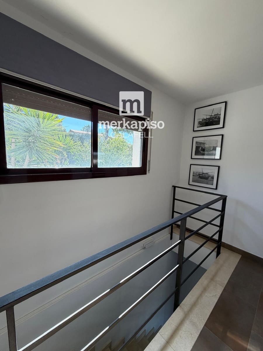 4 slaapkamer Villa te koop in Segur de Calafell met zwembad - € 350.000 (Ref: 9753647)