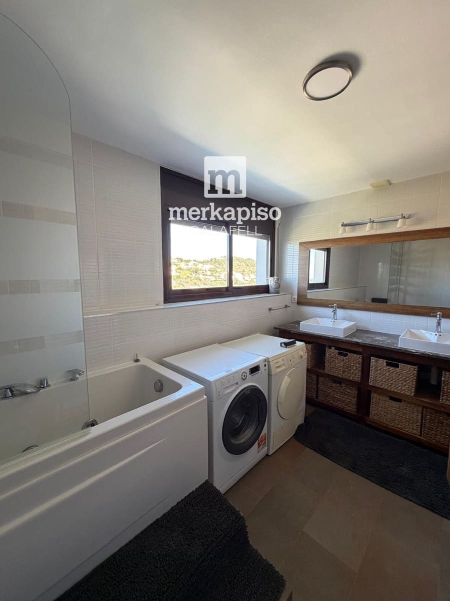 4 slaapkamer Villa te koop in Segur de Calafell met zwembad - € 350.000 (Ref: 9753647)