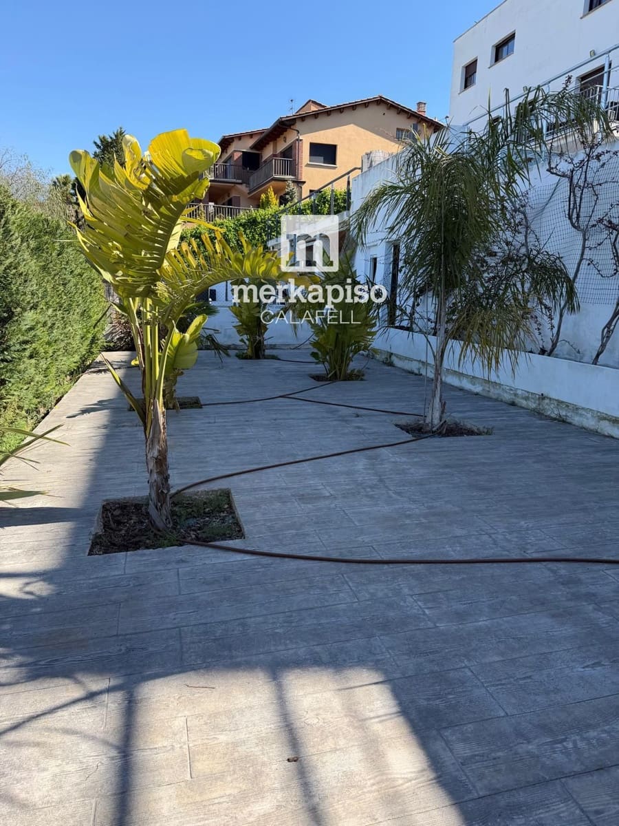 4 slaapkamer Villa te koop in Segur de Calafell met zwembad - € 350.000 (Ref: 9753647)