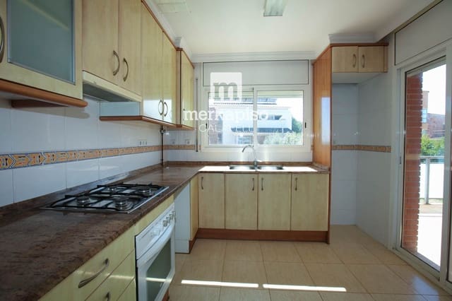 4 slaapkamer Villa te koop in Calafell met garage - € 650.000 (Ref: 9754250)