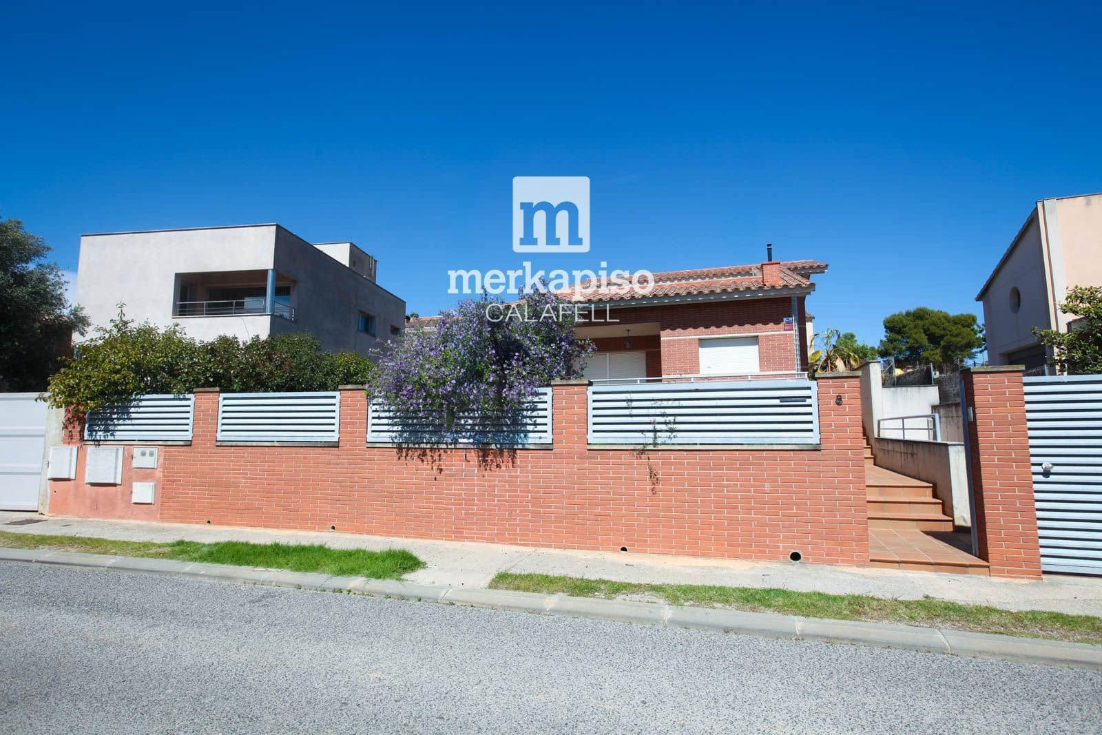 4 slaapkamer Villa te koop in Calafell met garage - € 650.000 (Ref: 9754250)