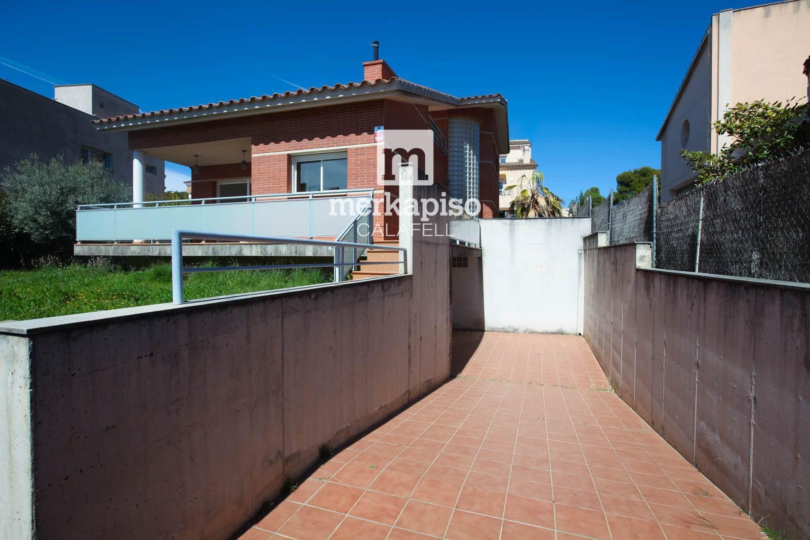 4 slaapkamer Villa te koop in Calafell met garage - € 650.000 (Ref: 9754250)