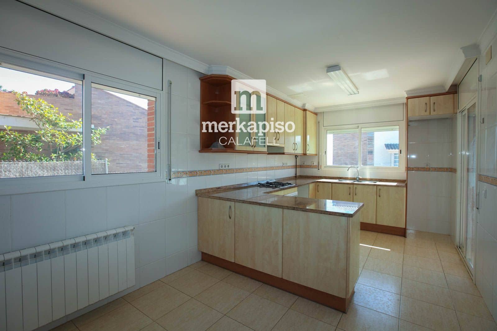 4 slaapkamer Villa te koop in Calafell met garage - € 650.000 (Ref: 9754250)
