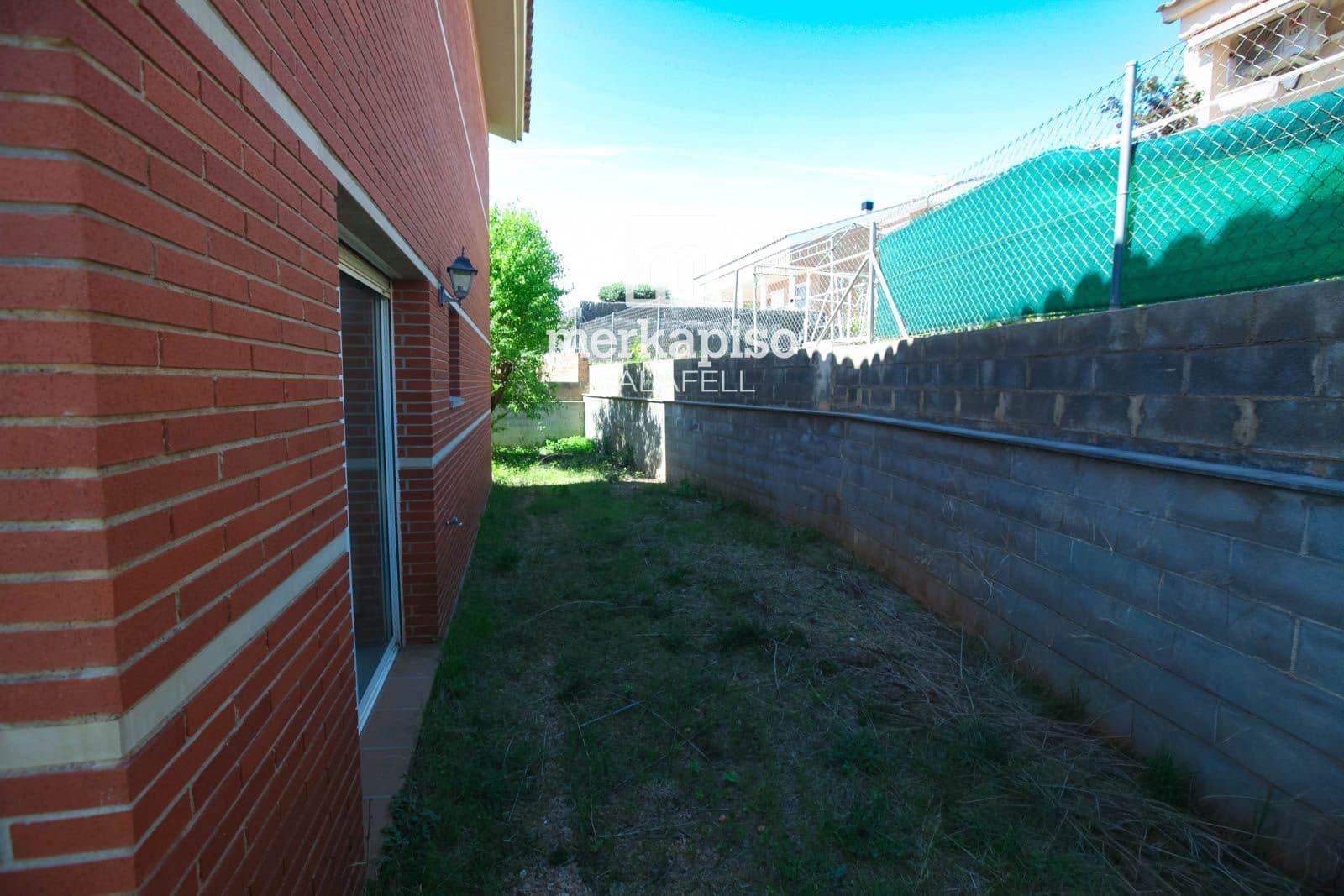 4 slaapkamer Villa te koop in Calafell met garage - € 650.000 (Ref: 9754250)